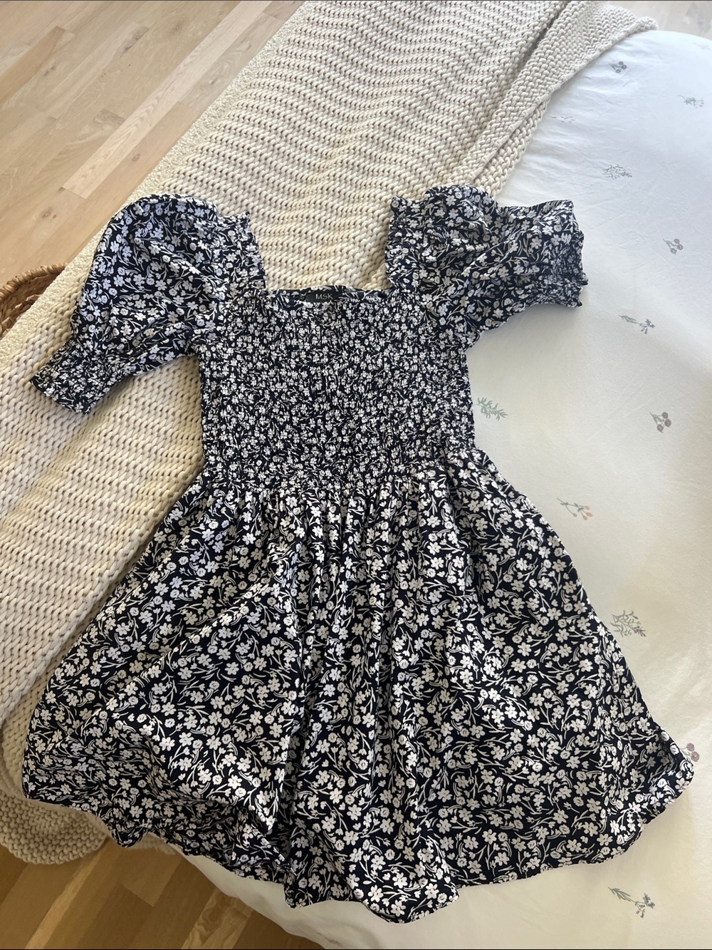 Black and White Floral Smocked Puff-Sleeve women’s Dress